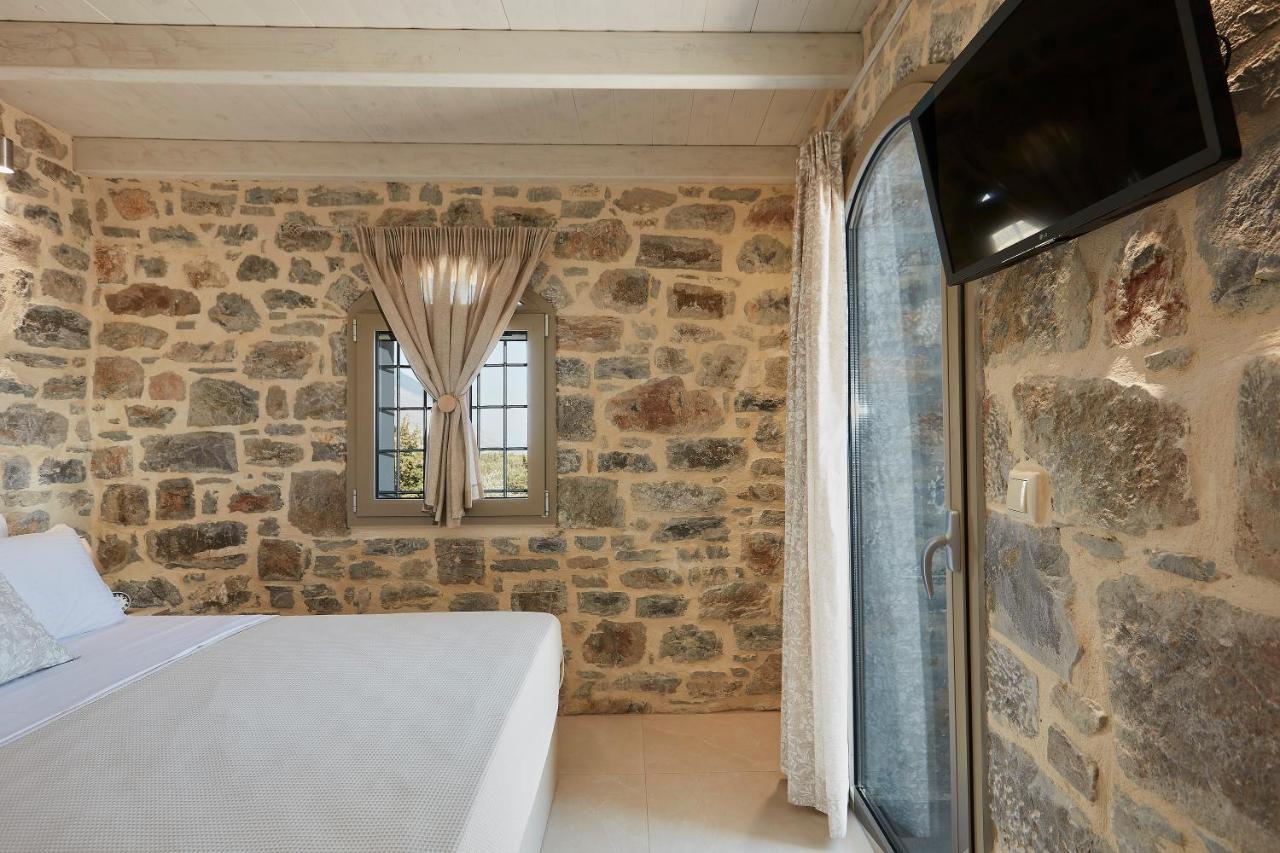 Irma Villa, A Secluded Sanctuary, By Thinkvilla Krousonas  Bagian luar foto